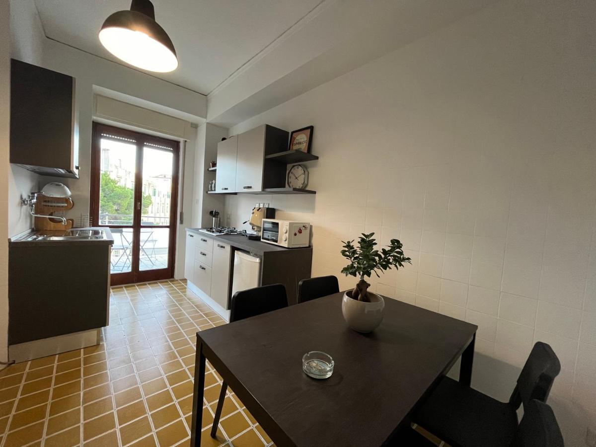 شقة Balcony House نابولي المظهر الخارجي الصورة