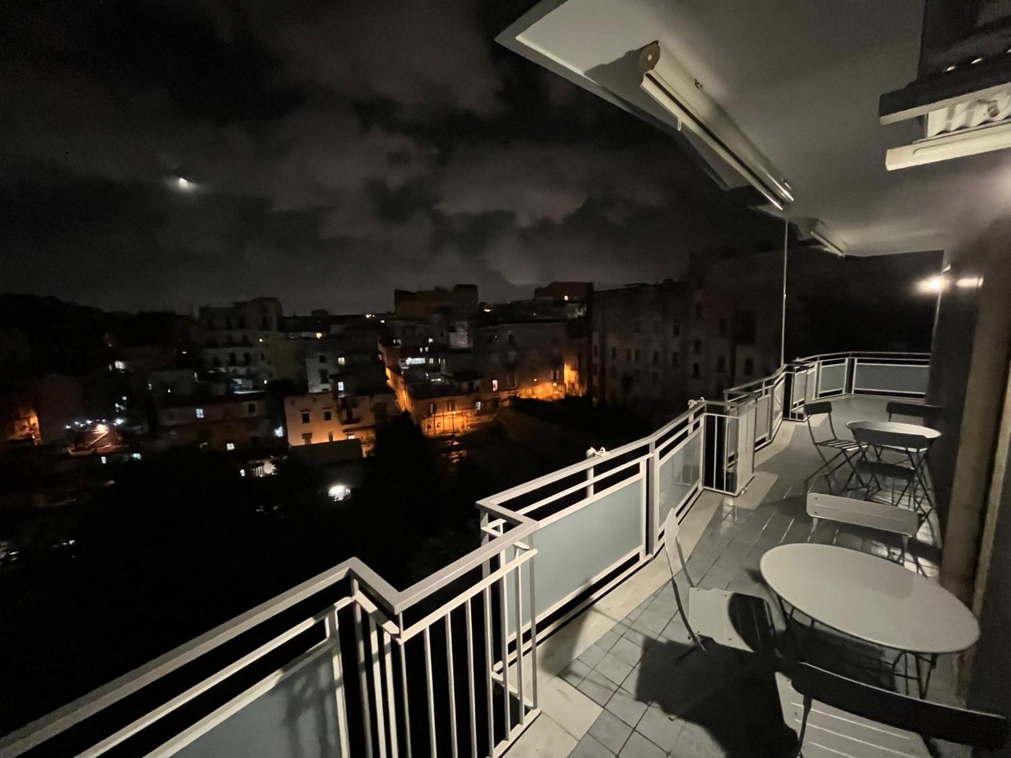 شقة Balcony House نابولي المظهر الخارجي الصورة